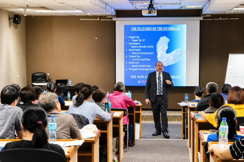 Mini Residency on Guiding Craniofacial Growth & Development in Children Part 3 課程剪影 1